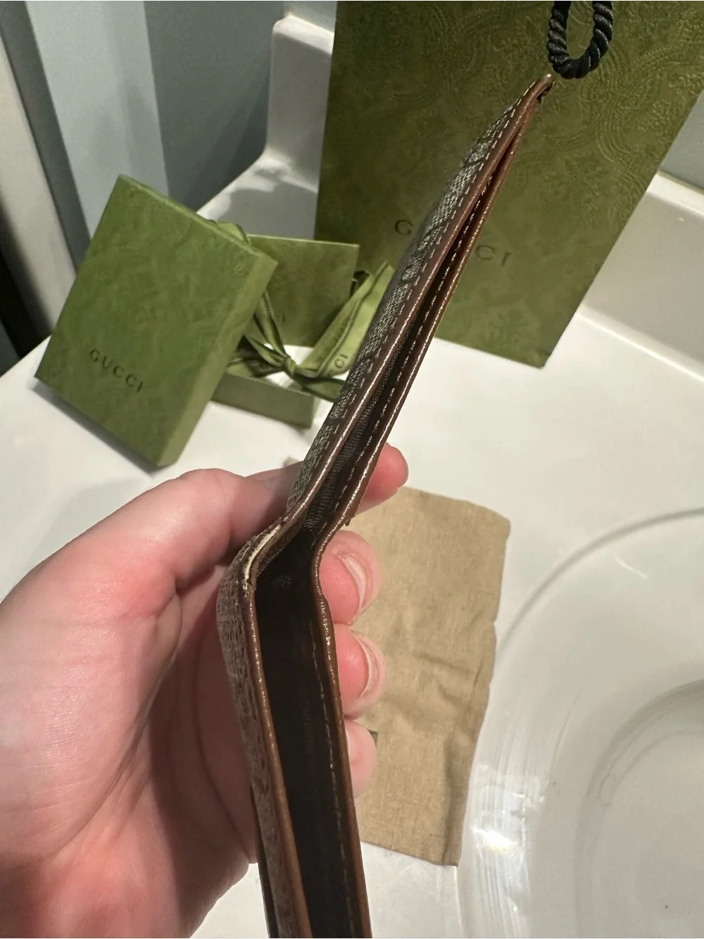 Gucci GG Supreme Bifold Wallet — Men’s — Beige/Brown